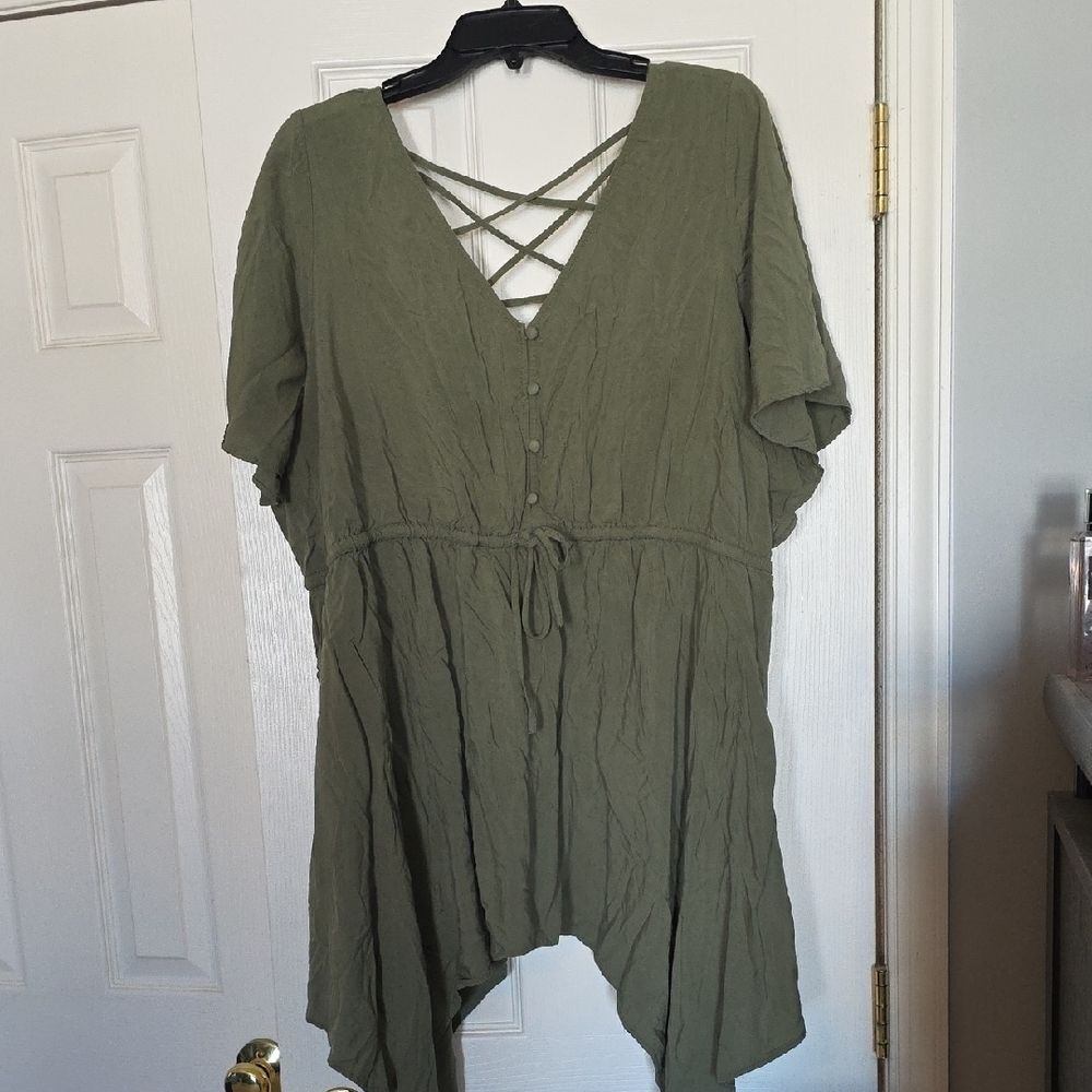 torrid Olive Tunic with Crisscross Back size 4
